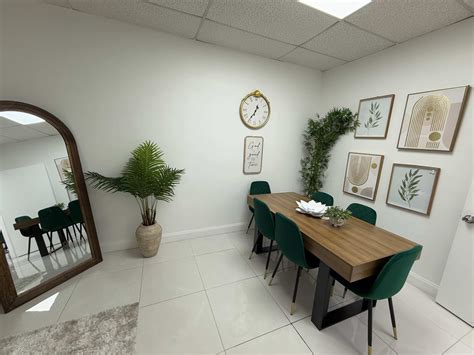 Tash Beauty | Chic Multi-Use Content Room in Lauderdale with White Wall ...