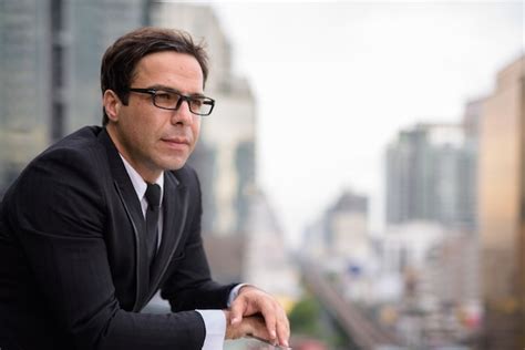 Handsome Businessman 的图像结果