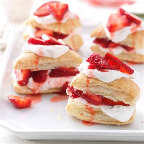 PUFF PASTRY WITH STRAWBERRIES | Puff pastry desserts, Easy puff pastry ...