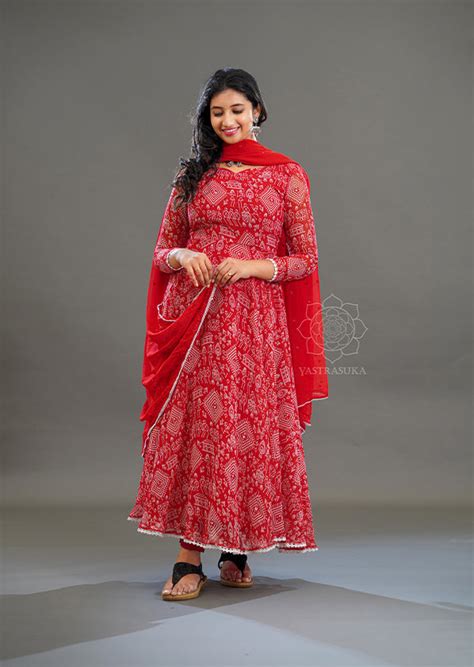 Kolam Mural Red Dress – Vastrasuka