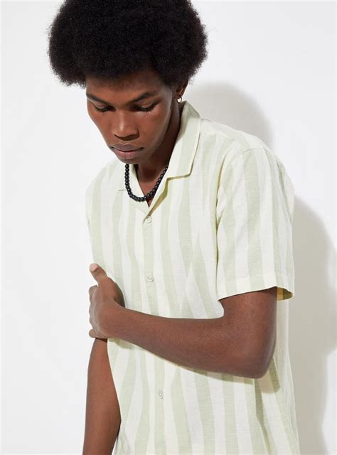 Buy URB_N Men Striped Resort Collar Casual Shirt Online at just Rs. 999 ...