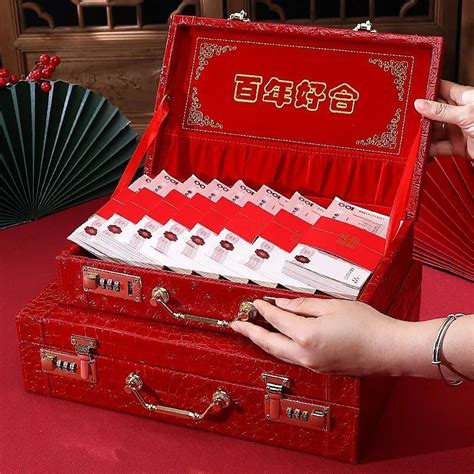 订婚礼物用什么包最新素材