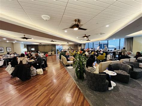 Review: The Plumeria Lounge Priority Pass at Honolulu Airport