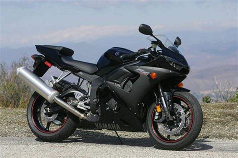 2005 Yamaha YZF-R6 - Moto.ZombDrive.COM