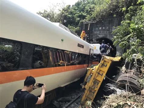 火车车祸合集-TRAIN FAILS_哔哩哔哩_bilibili
