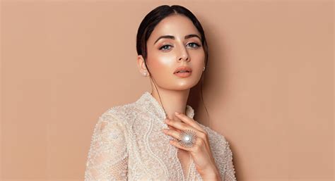 Zoya Afroz starrer ‘Mukhbir - The Story Of A Spy’ coming soon on Zee5 ...