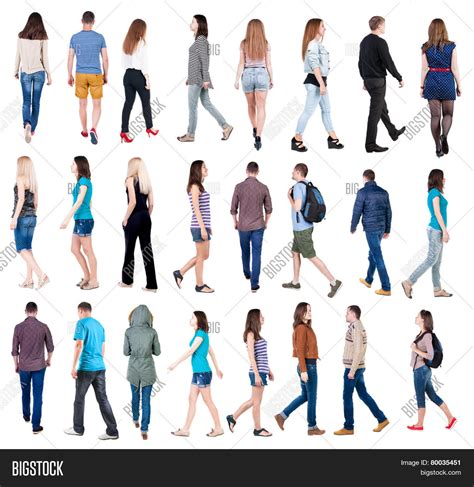 People Walking Back View 的图像结果