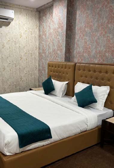 Hotel- The Divine Inn