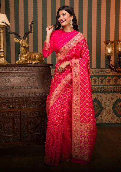 Ethnic Wear For Women - Buy Trendy Wedding & Festive Wear Online – Koskii