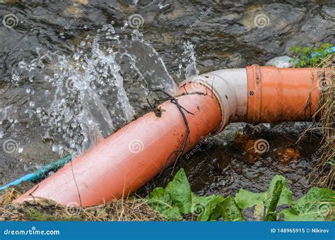 Burst Water Pipe In Spanish at James Jain blog