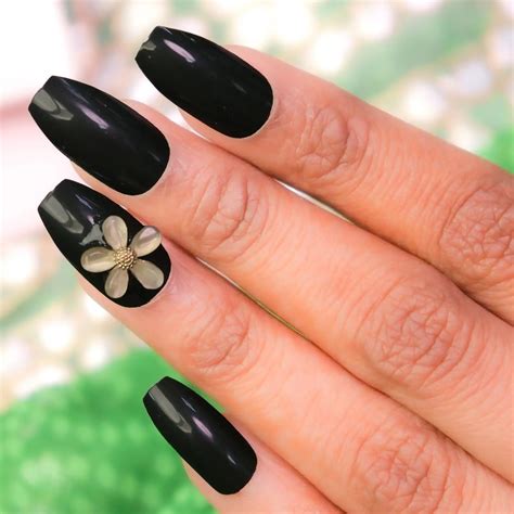 Party Nails | Flower Charm - Stylish Nail Art by Beromt – Beromt
