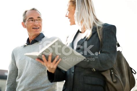 People Walking On the Street Background Business 的图像结果