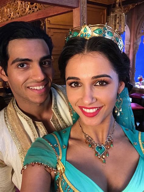Naomi Scott As Jasmine & Mena Massoud As Aladdin | Aladdin y jazmín ...