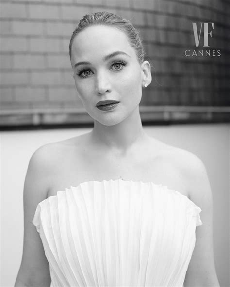 YouTube Struggles to Contain Its Conspiracy Problem | Vanity Fair