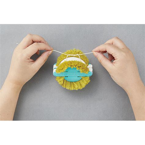 Clover Pom-Pom Maker | Easy Yarn Pom Pom Tool for Crafts – Magic Needles