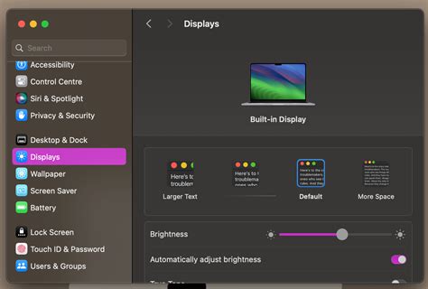 Word Local in a Black Font 的图像结果