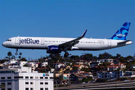JetBlue Planning To Significantly Reduce Pilot Workforce In Los Angeles ...