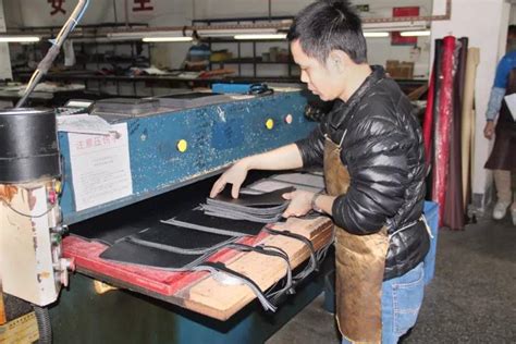 广州皮具厂箱包定制合格为什么会这么低，箱包定制代加工生产厂家