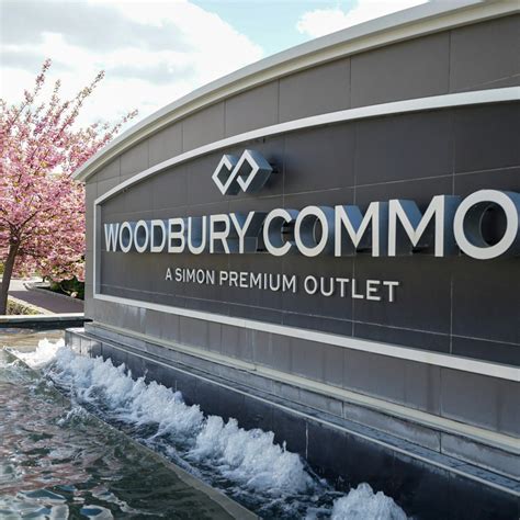 Woodbury Common Premium Outlets: Shopping Tour from Manhattan in New ...