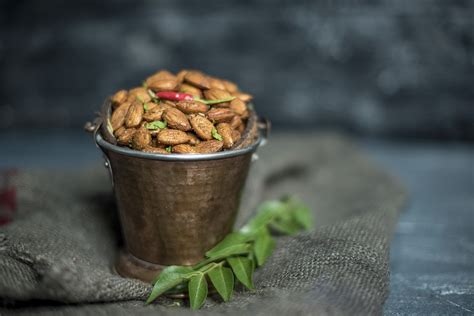 Makhnee Masala Almonds