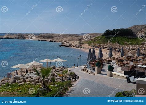 Rotes Meer Im Golf Von Aqaba Umgeben Von Den Bergen Der Sinai Halbinsel ...