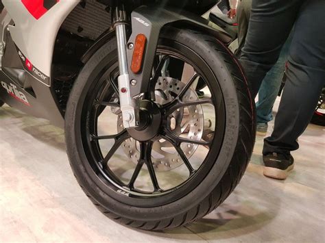 Aprilia RS 150 | Aprilia RS 150 price | RS 150 reviews | Vicky.in