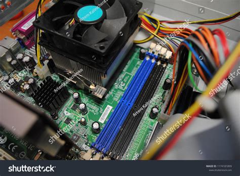 Inside Computer Case 的图像结果