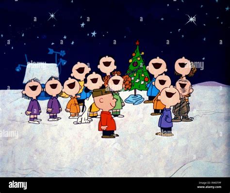 Charlie brown snoopy hi-res stock photography and images - Alamy