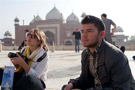 Taj Mahal People 的图像结果