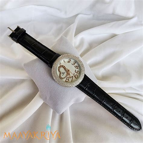 CAPELLA SILVER WATCH – Maayakriya