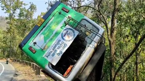 OSRTC bus overturns on Ranipathar ghat in Odisha due to 'technical ...