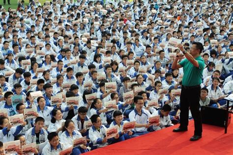 黄岛正式成为李阳疯狂英语集训营全球首选基地之一 - 青岛新闻网