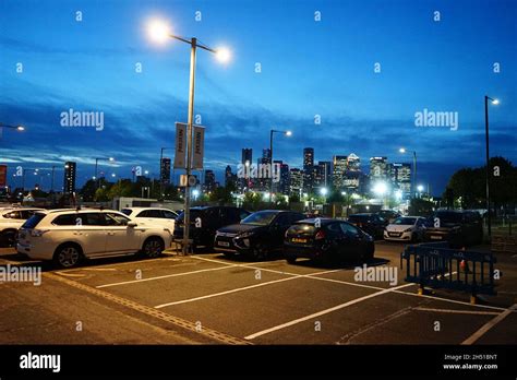 O2 London Car Parking 的图像结果