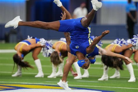 NFL Teams With Male Cheerleaders This Season – The Big Lead