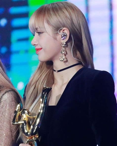 Pin by 🍎Xiao Marinette🍎 on lisa | Ear cuff, Blackpink, Fashion