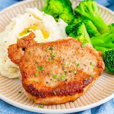 Easy Pan Fried Pork Chops Recipe
