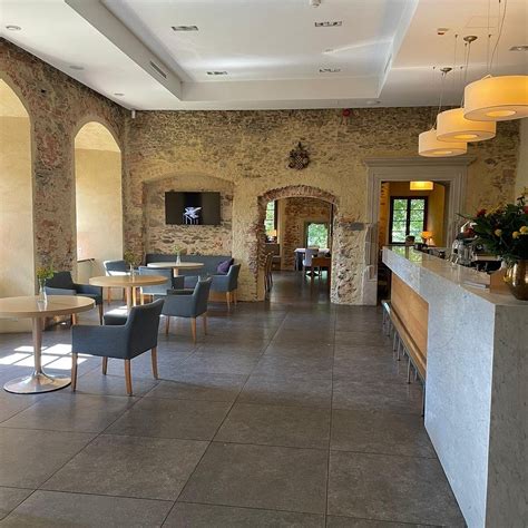 UROCZYSKO SIEDMIU STAWOW LUXURY HOTEL (Gola Dzierzoniowska) - Hotel ...