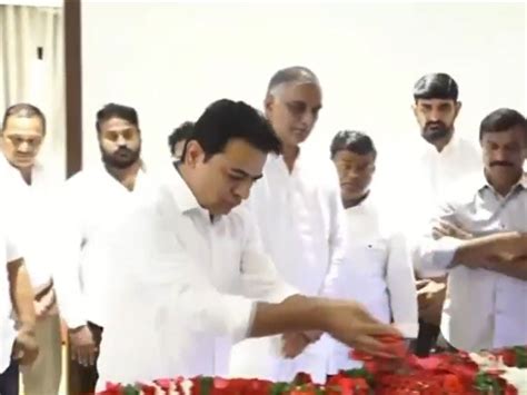 KTR pays respects to BRS MLA Harish Rao's late father