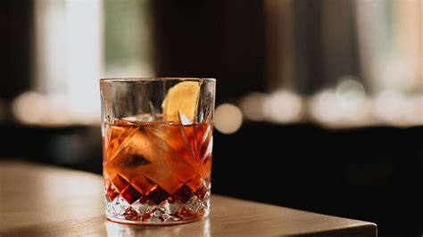 Das Aperitif Getränk Negroni (Rezept) • italien!expert