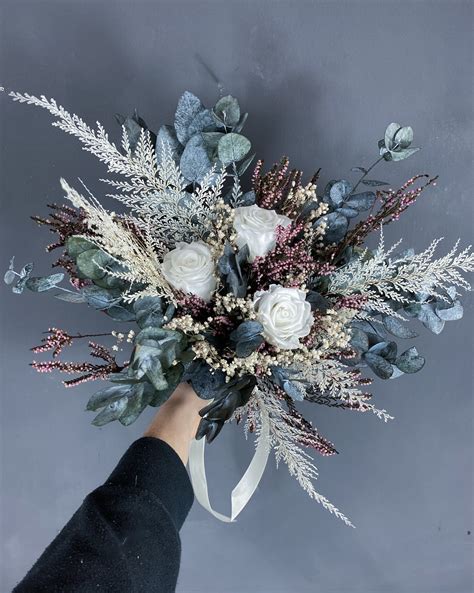 Aubrey dried bridal bouquet – DRIED Flowers UK