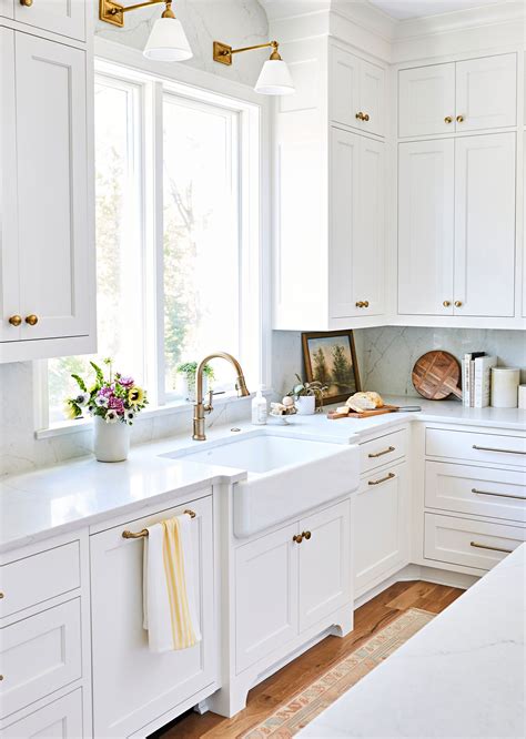 White Backsplash Ideas