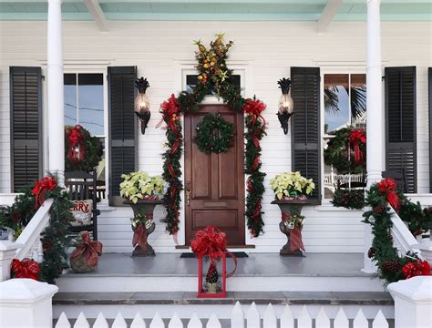 Unique Christmas Porch Decorating Ideas