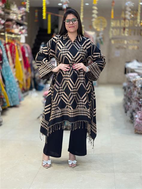 PREMIUM WOOL BEAUTIFUL CHOGA CORDSET – Arsh Wardrobe Collection