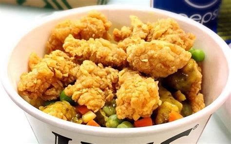 Edible bowls and cutlery are clearly the new and eco-friendly way to ...