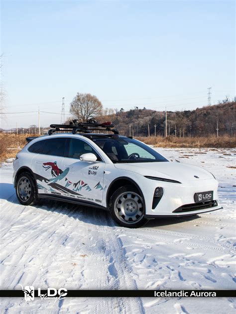 LDC Vinyl × NIO × GTshow | The Icelandic Aurora NIO ET5T Snow Edition