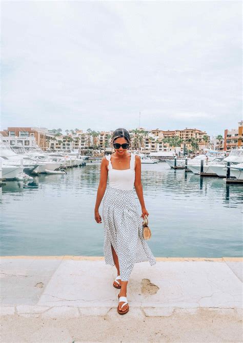 6 Easy, Ready-To-Go Vacation Outfits for Mexico — When She Roams ...