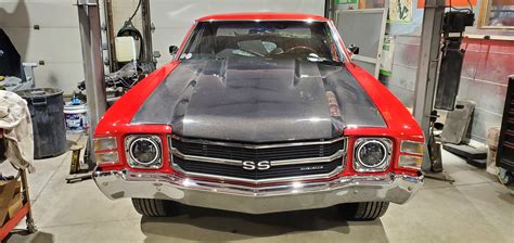 Need close up picture of '70-'72 Chevelle fiberglass (or carbon fiber) hood front edge... | Team ...