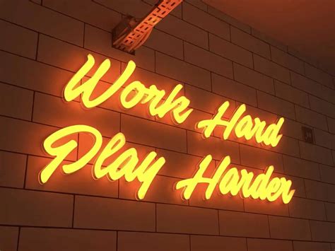 Restaurant Window Signs 的图像结果