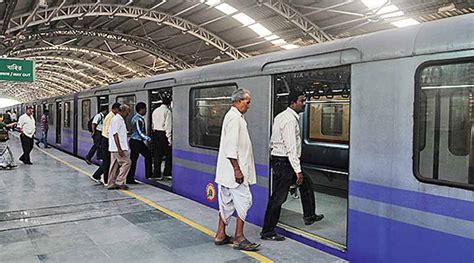 QR Code scan system is coming up in Kolkata Metro । Sangbad Pratidin