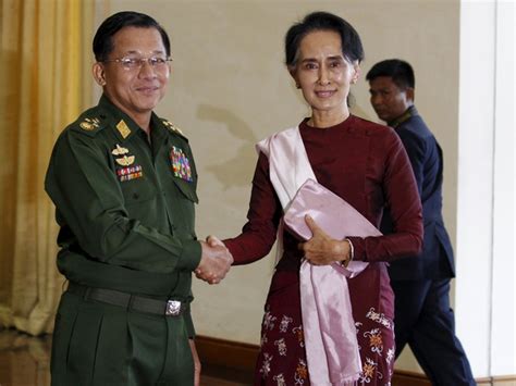 柬埔寨首相洪森会见缅甸国家管理委员会主席敏昂莱_手机新浪网